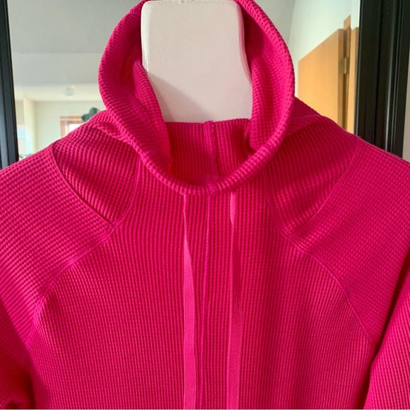 UNDER ARMOUR Pink Long Sleeve Thermal Shirt - Picture 2 of 6